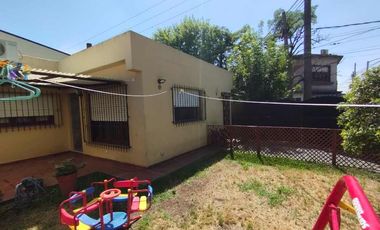 Casa en alquiler en Castelar Sur