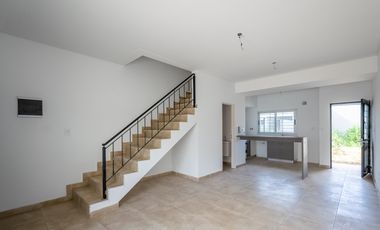 Casa 3 ambientes Alquiler Castelar