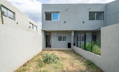 Casa 3 ambientes Alquiler Castelar