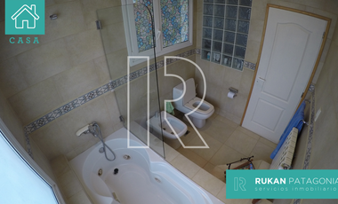 #AlquilerRUKAN | Casa Nivel Gerencial | 2 Habitaciones |Barrio ALTOSDELGOLFO | Caleta Olivia.- (DISPONIBLE EN ENERO 2026)