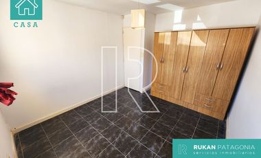 #Alquiler_RUKAN | Casa de 2 Habitaciones | Barrio VISTA HERMOSA | CalleCABO 1º BENITEZ | Caleta Olivia.-