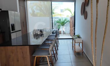 Casa de un piso y 3 recamaras totalmente amueblada y equipada, a 3 calles del mar  Entrega inmediata