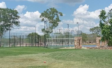 Casa de 2 pisos y 2 recamaras en privada residencial en Conkal, Yucatan  Entrega inmediata