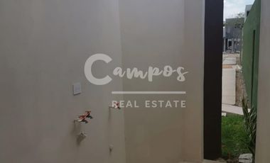 Casa de 2 pisos y 2 recamaras en privada residencial en Conkal, Yucatan  Entrega inmediata