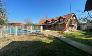 LINDA CASA FAMILIAR EN SEGURO CONDOMINIO DE BUIN