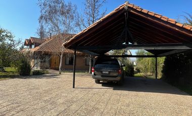 LINDA CASA FAMILIAR EN SEGURO CONDOMINIO DE BUIN