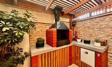 MARAVILLOSA CASA FAMILIAR EN UN SEGURO CONDOMINIO, LINDEROS