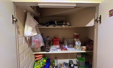 MARAVILLOSA CASA FAMILIAR EN UN SEGURO CONDOMINIO, LINDEROS