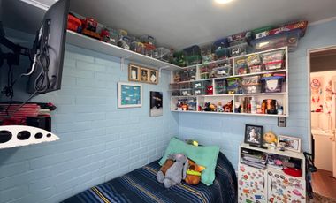 MARAVILLOSA CASA FAMILIAR EN UN SEGURO CONDOMINIO, LINDEROS