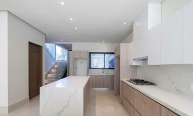 Casa en venta en Hacienda El Rosario, San Pedro Garza García, Nuevo León