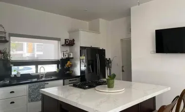 Casa en renta en Privada los Franciscanos, Santiago, Nuevo León