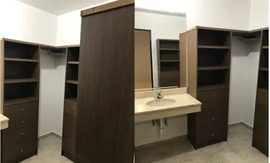 Casa en renta en El Paraiso, Santa Catarina, Nuevo León