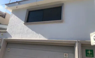 Casa en renta en Lomas Mederos, Monterrey, Nuevo León