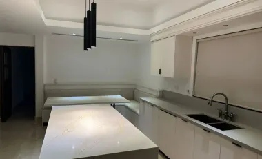 Casa en renta en Zona Valle Poniente, Santiago, Nuevo León