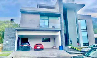 Casa en venta en Sierra Alta, Monterrey, Nuevo León
