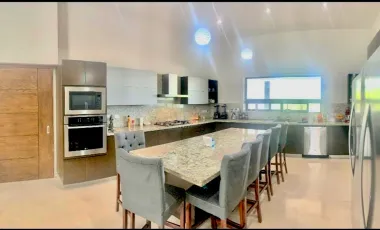 Casa en venta en Sierra Alta, Monterrey, Nuevo León