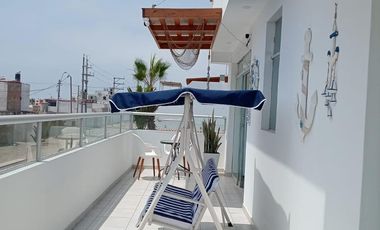 En venta casa de playa con piscina, en Playa Lobos, Cerro Azul