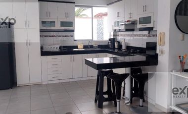 En venta casa de playa con piscina, en Playa Lobos, Cerro Azul