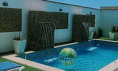 En venta casa de playa con piscina, en Playa Lobos, Cerro Azul