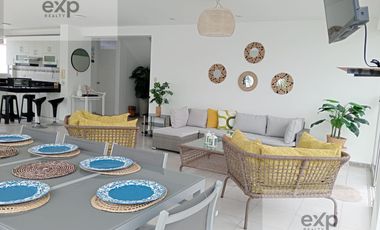 En venta casa de playa con piscina, en Playa Lobos, Cerro Azul