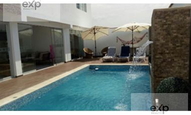 En venta casa de playa con piscina, en Playa Lobos, Cerro Azul