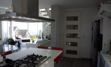 Hermosa e Iluminada casa estilo Mediterraneo / Miraflores