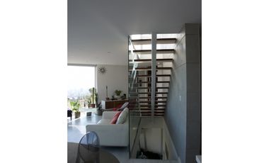 Hermosa e Iluminada casa estilo Mediterraneo / Miraflores