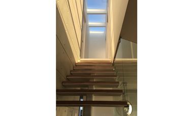 Hermosa e Iluminada casa estilo Mediterraneo / Miraflores