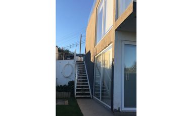 Hermosa e Iluminada casa estilo Mediterraneo / Miraflores