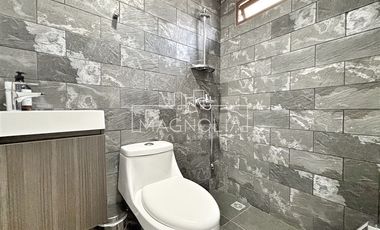 Casa en Venta en LINDA CASA CON MODERNO QUINCHO Y PISCINA EN SANTA ELENA, CHICUREO