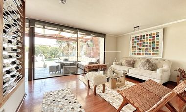 Casa en Venta en LINDA CASA CON MODERNO QUINCHO Y PISCINA EN SANTA ELENA, CHICUREO