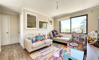 Casa en Venta en LINDA CASA CON MODERNO QUINCHO Y PISCINA EN SANTA ELENA, CHICUREO