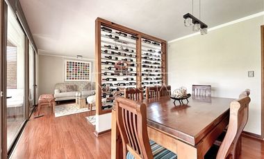 Casa en Venta en LINDA CASA CON MODERNO QUINCHO Y PISCINA EN SANTA ELENA, CHICUREO