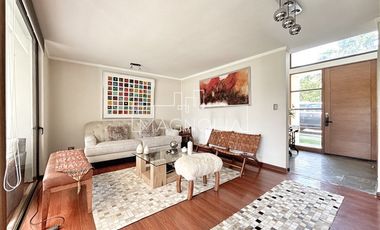 Casa en Venta en LINDA CASA CON MODERNO QUINCHO Y PISCINA EN SANTA ELENA, CHICUREO