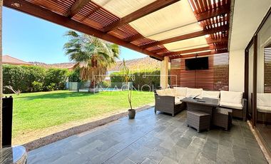 Casa en Venta en LINDA CASA CON MODERNO QUINCHO Y PISCINA EN SANTA ELENA, CHICUREO