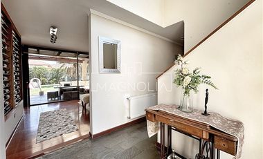 Casa en Venta en LINDA CASA CON MODERNO QUINCHO Y PISCINA EN SANTA ELENA, CHICUREO