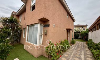 Linda y Acogedora Casa Interior Condominio en Valle Lo Campino.