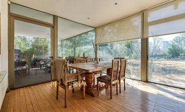 Casa moderna en parcela con agua propia, sector oriente