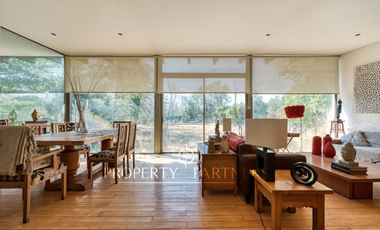 Casa moderna en parcela con agua propia, sector oriente