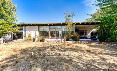 Casa moderna en parcela con agua propia, sector oriente