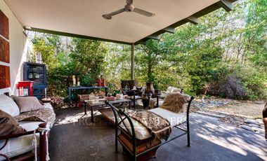 Casa moderna en parcela con agua propia, sector oriente