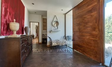 Casa moderna en parcela con agua propia, sector oriente