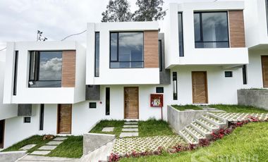 Venta de casa – Sector San José del Valle – Cerca a antigua vía a Conocoto.