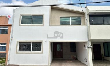 Casa en condominio en renta en Los Cedros, Metepec, México