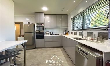 Casa en Venta en Frente a la Academia de Guerra