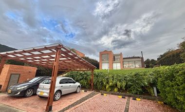 En venta casa campestre Macadamia, La Calera