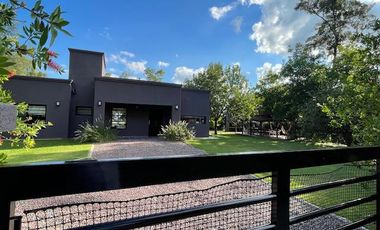 MODERNA CASA - RETASADA -  EN VENTA EN CC.EL MORO - MARCOS PAZ