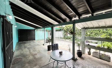 Casa  multifamiliar en Valentín Alsina