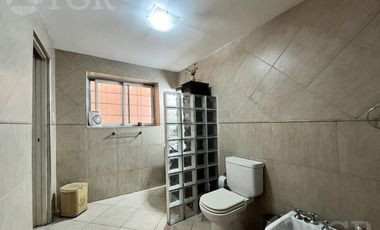 Casa  multifamiliar en Valentín Alsina