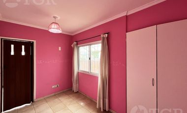 Casa  multifamiliar en Valentín Alsina